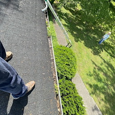 Complete-Gutter-Cleaning-in-Richmond-KY 0